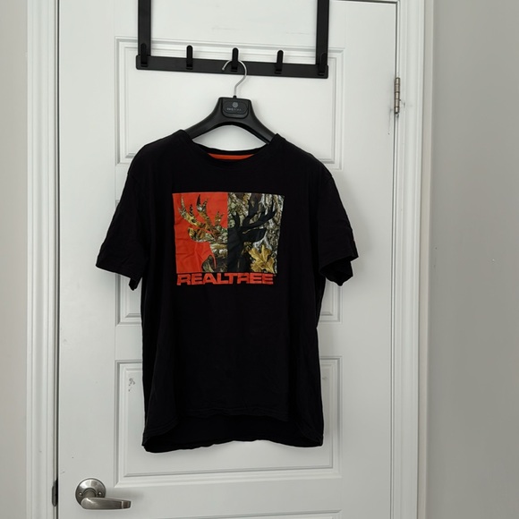 REALTREE Black Graphic T Shirt in Large - Picture 6 of 9